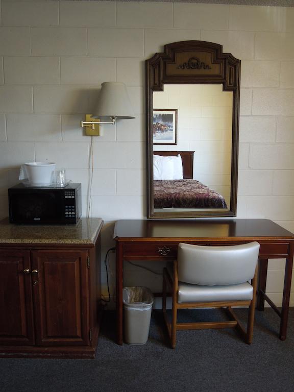 The Pines Motel